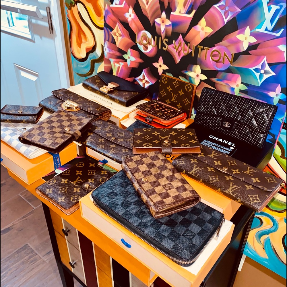 😍Authentic Louis Vuitton Wallets & Chanel Wallet - Picture 7 of 7